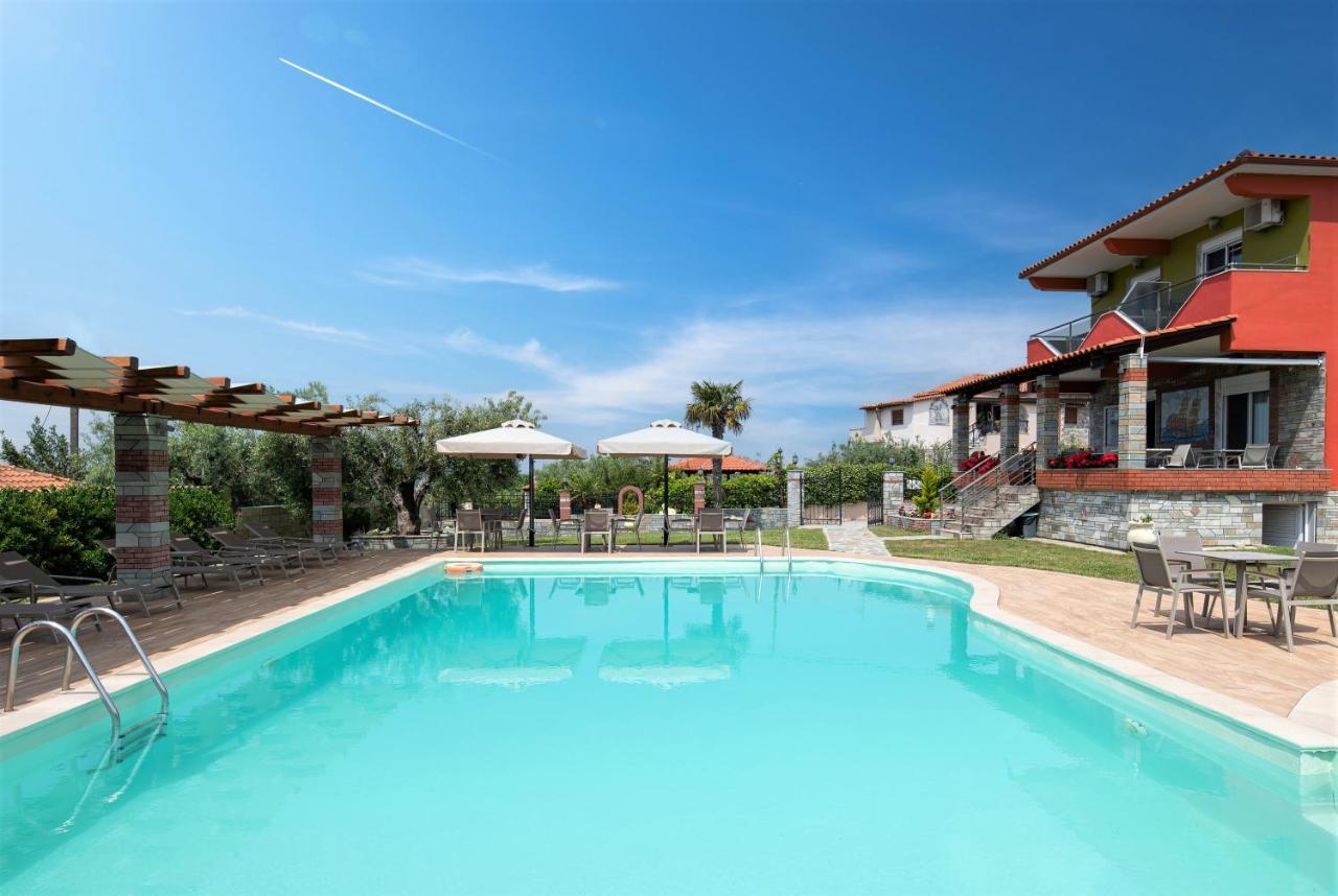 Sunday Resort Gerakini Exterior foto